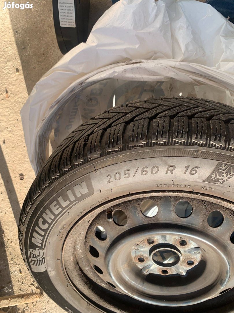 Használt 205/60 R16 92T Alpin 6 téli Michelin gumiabroncs