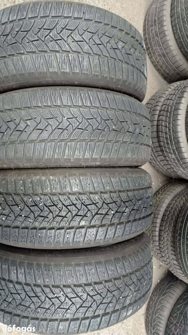 Használt 225/55/17 Dunlop téligumi garnitúra olcsón eladó