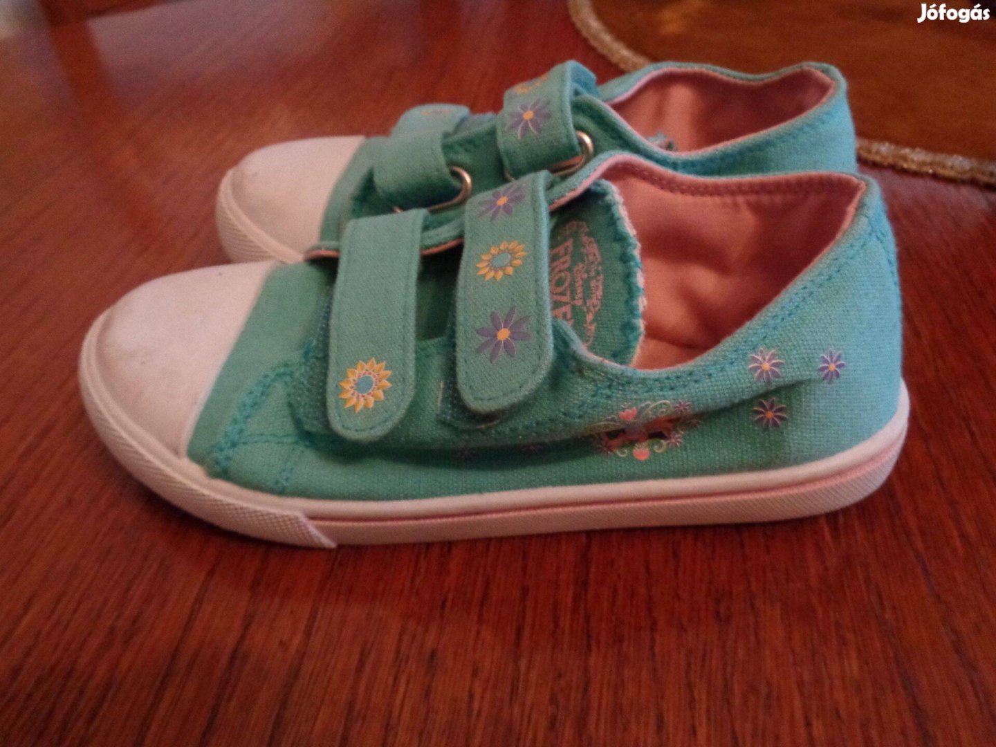 Használt 29 es kislány váltó cipő