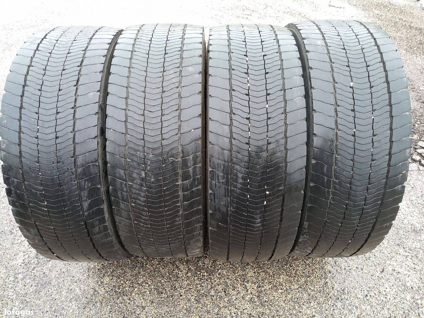 Használt 315/70 R22.5 húzó teherautógumik 315 70 22.5 315/70/22.5