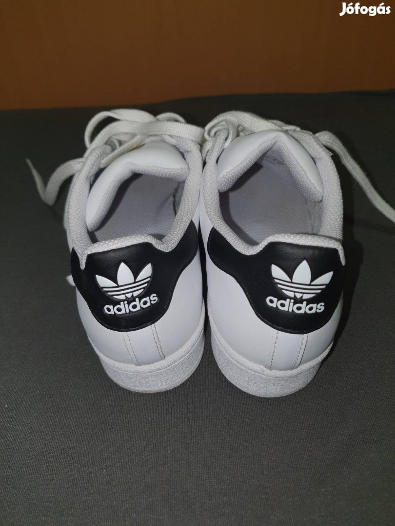 Használt 38-as adidas cipő (Superstar)