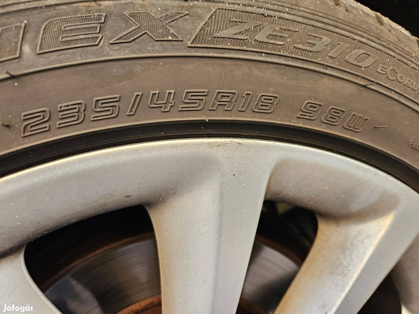 Használt 4db 235/45 R18 Falken Ziex ZE310