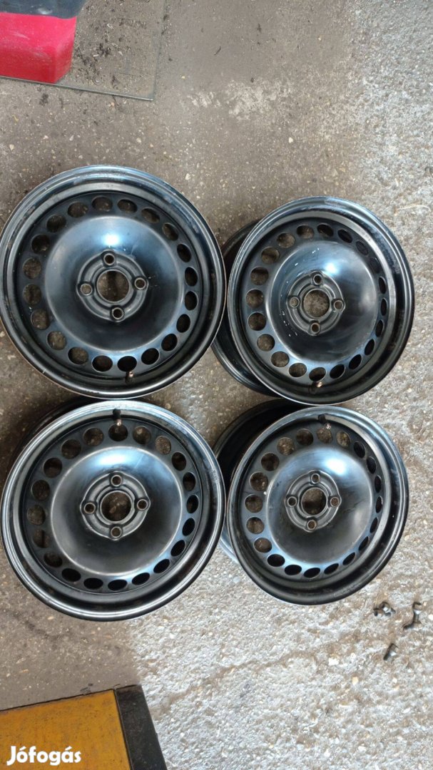 Használt 4x100 lyukosztású 15 colos Gyári Opel acél felni garnitúra