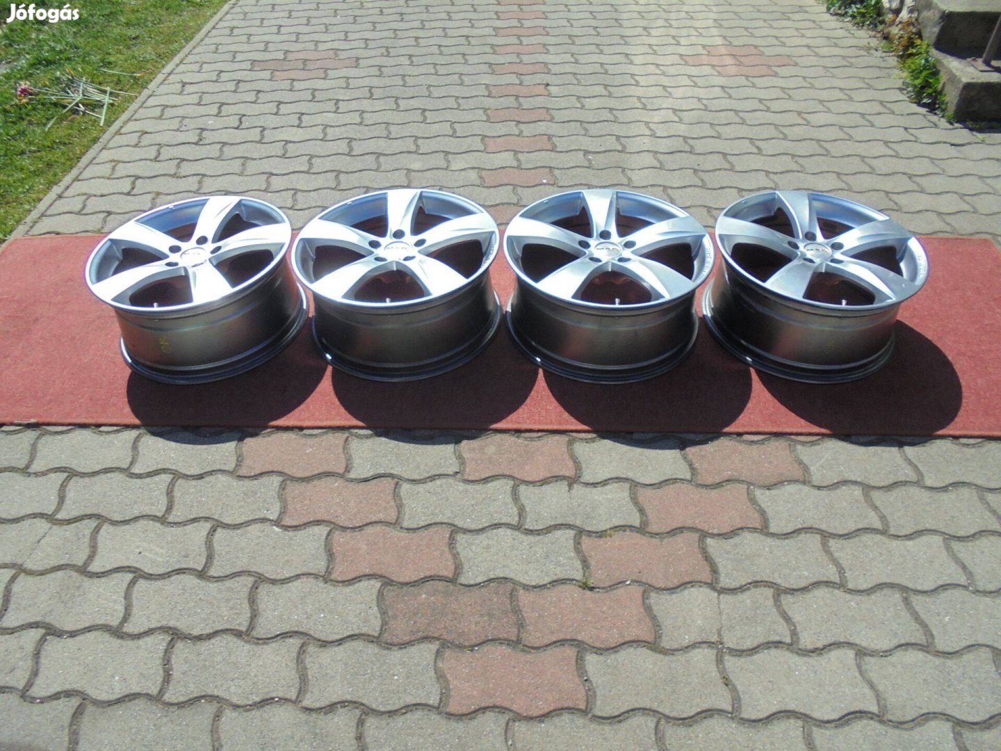 Használt 5 x 114.3-as alufelni eladó