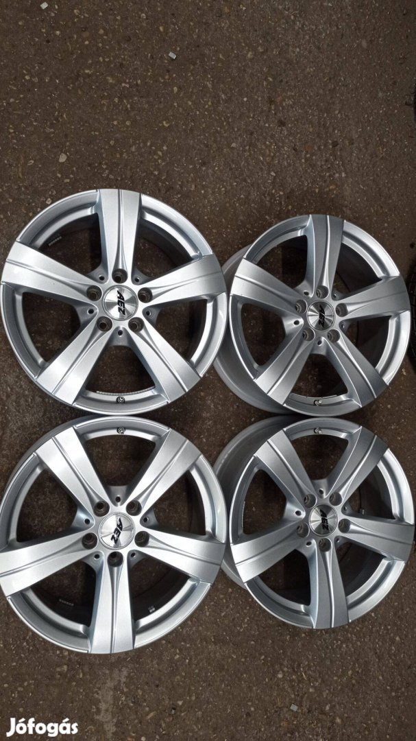 Használt 5x112 lyukosztású 17 colos Gyári Mercedes szép állapotú alu