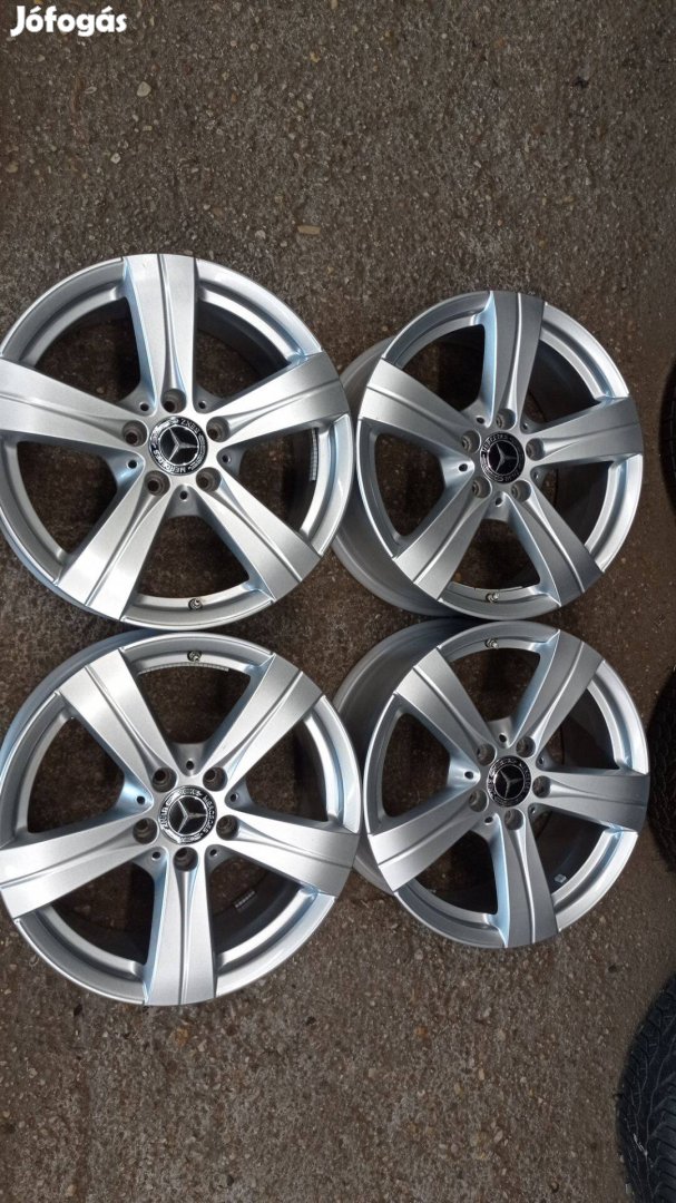 Használt 5x112 lyukosztású 17 colos szép állapotú Gyári Mercedes alu