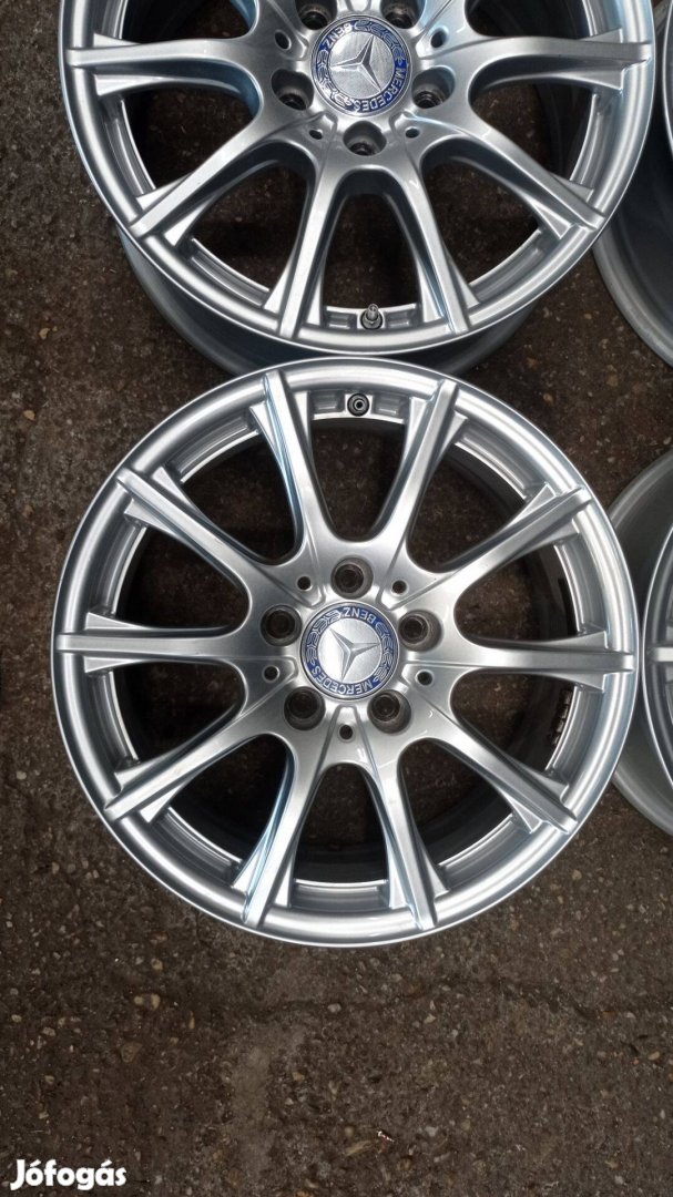 Használt 5x112 lyukosztású szép állapotú Gyári Mercedes 16 colos alu