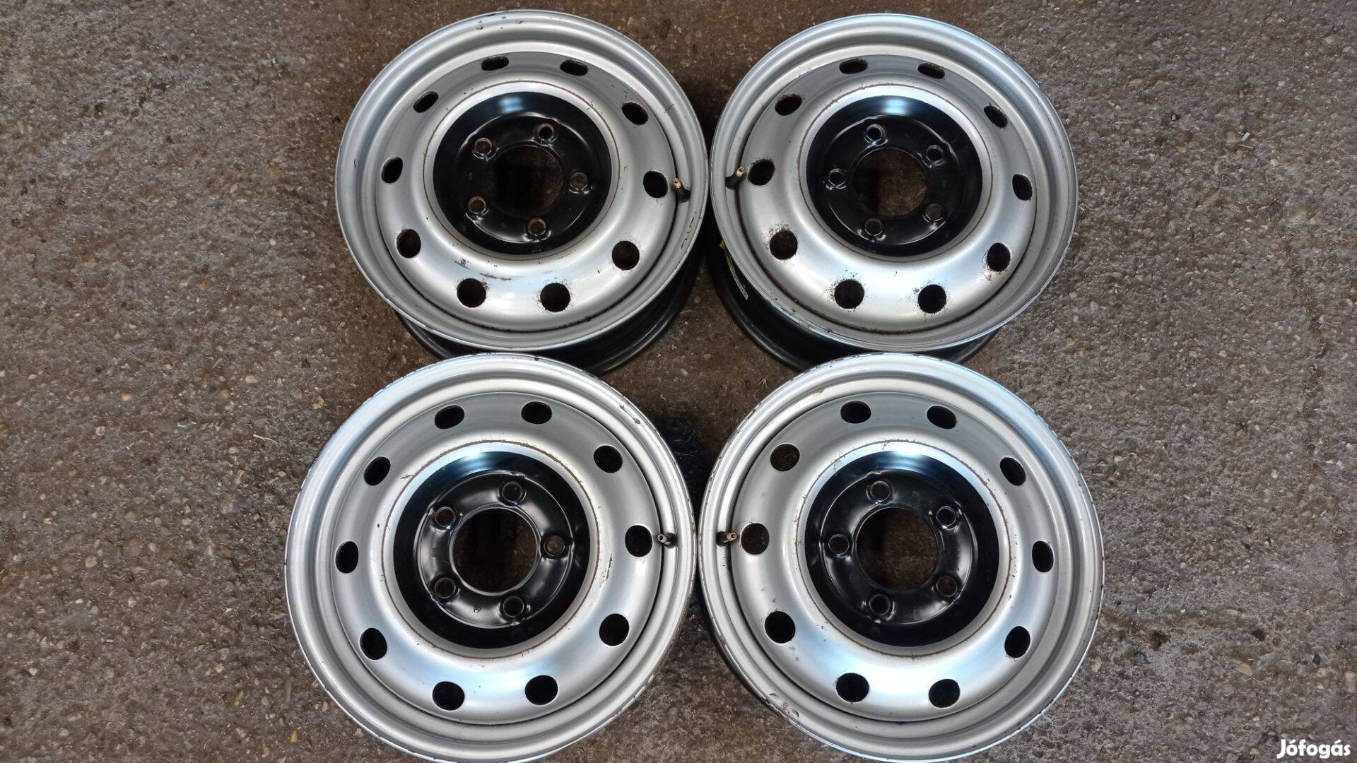 Használt 5x130 lyukosztású 16 colos Renault, acél felni garnitúra olcs