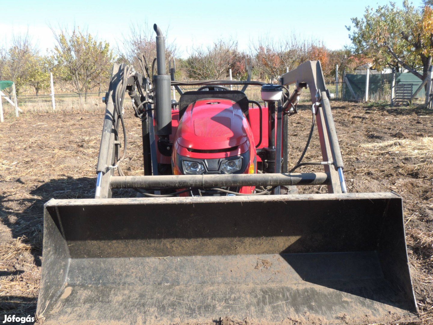 Használt AMS 354 traktor homlokrakodóval, bukókerettel első tulajtól