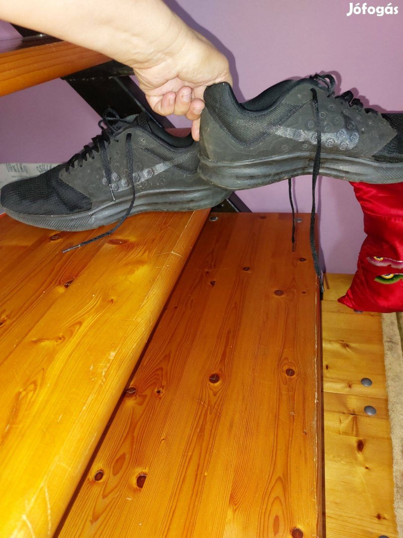 Használt Fekete, 44,5-ös Nike cipő