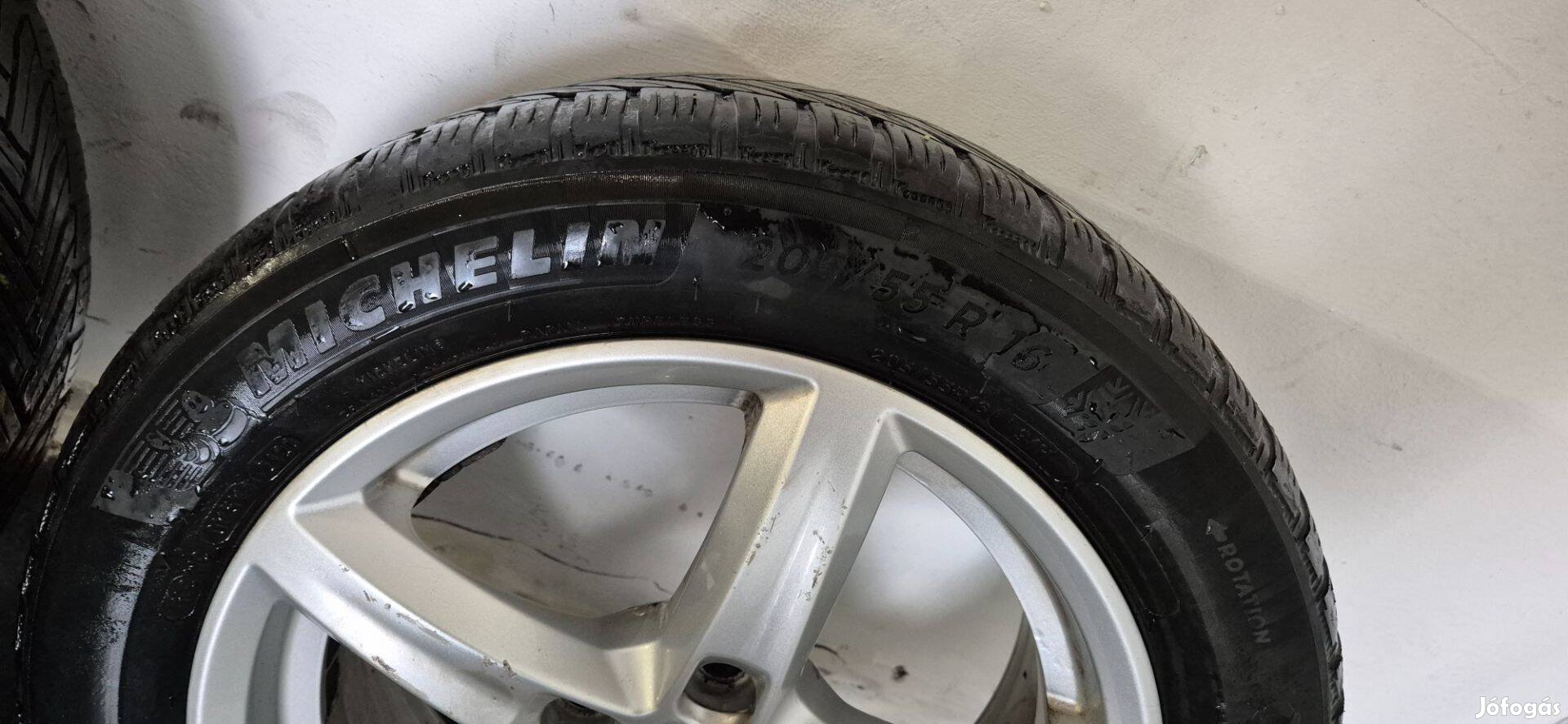 Használt Kia alufelni Michelin gumival eladó