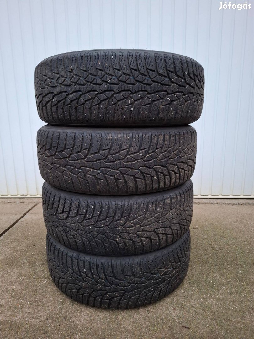 Használt Nokian 215/60 R16 téligumiszett szép állapotban eladó!