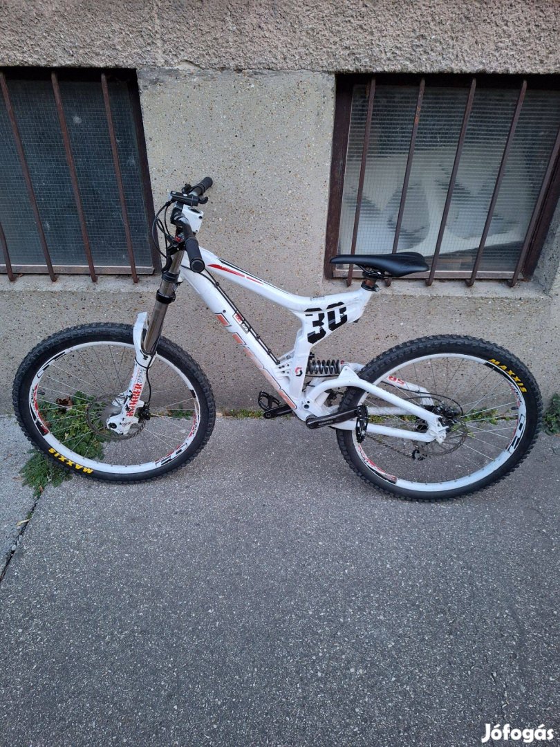 Használt Scott Nitrous 30 (DH)