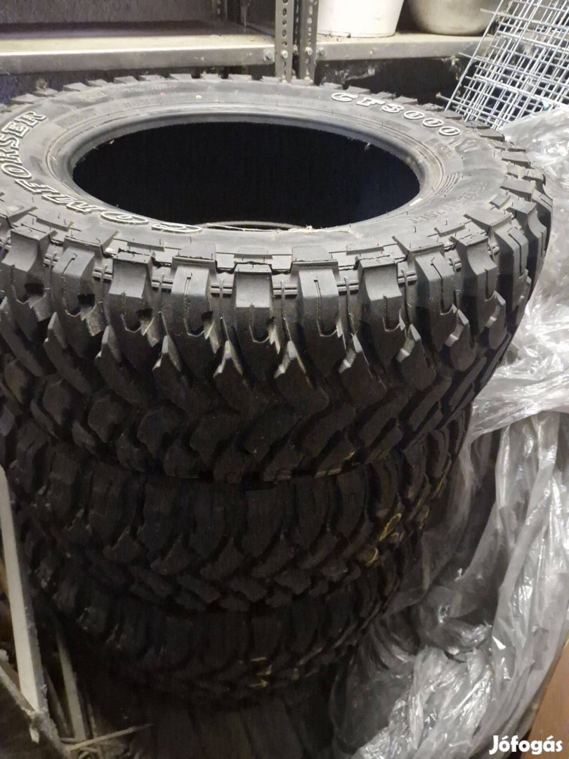 Használt Terepgumik (4db) Eladó Comforser CF 3000
