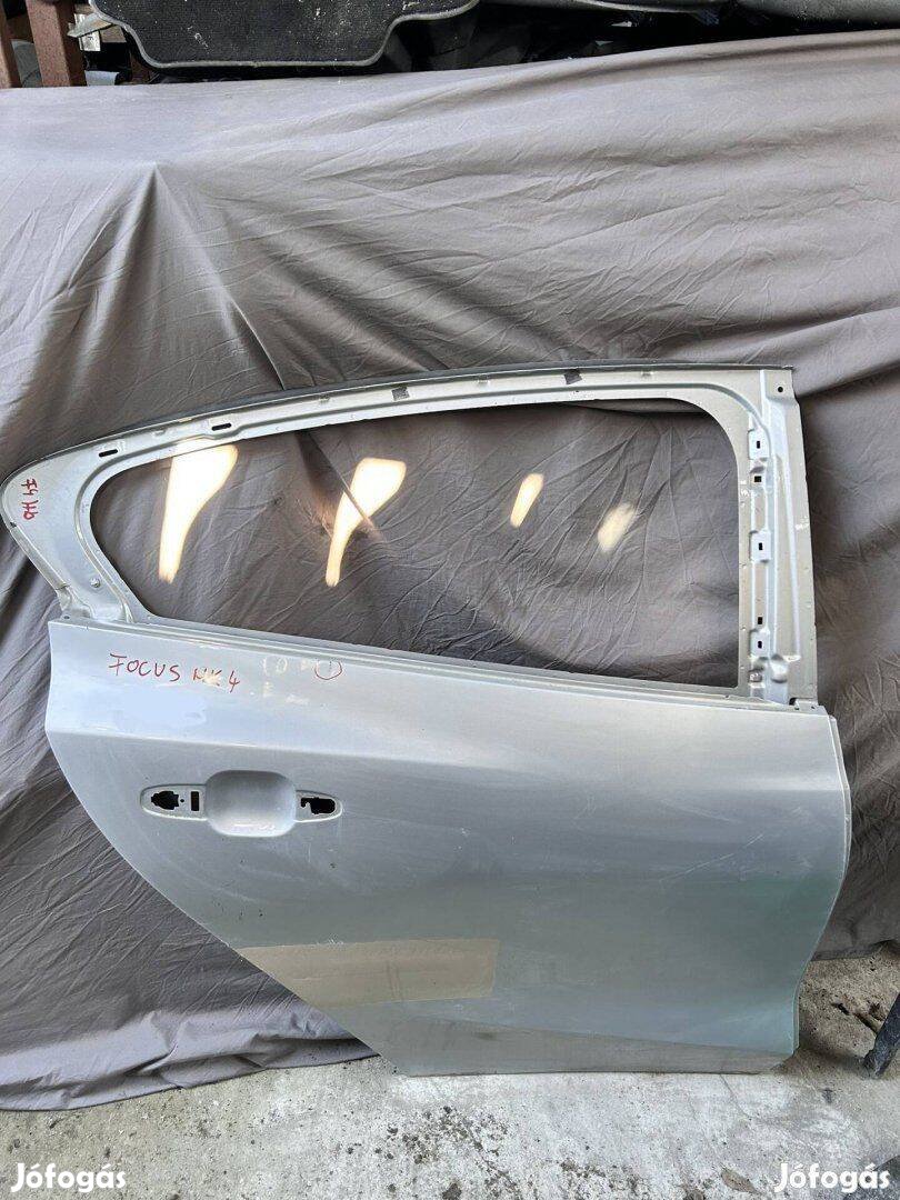 Használt, Ford focus mk4 5 ajtós / sedan jobb hátsó ajtó javított