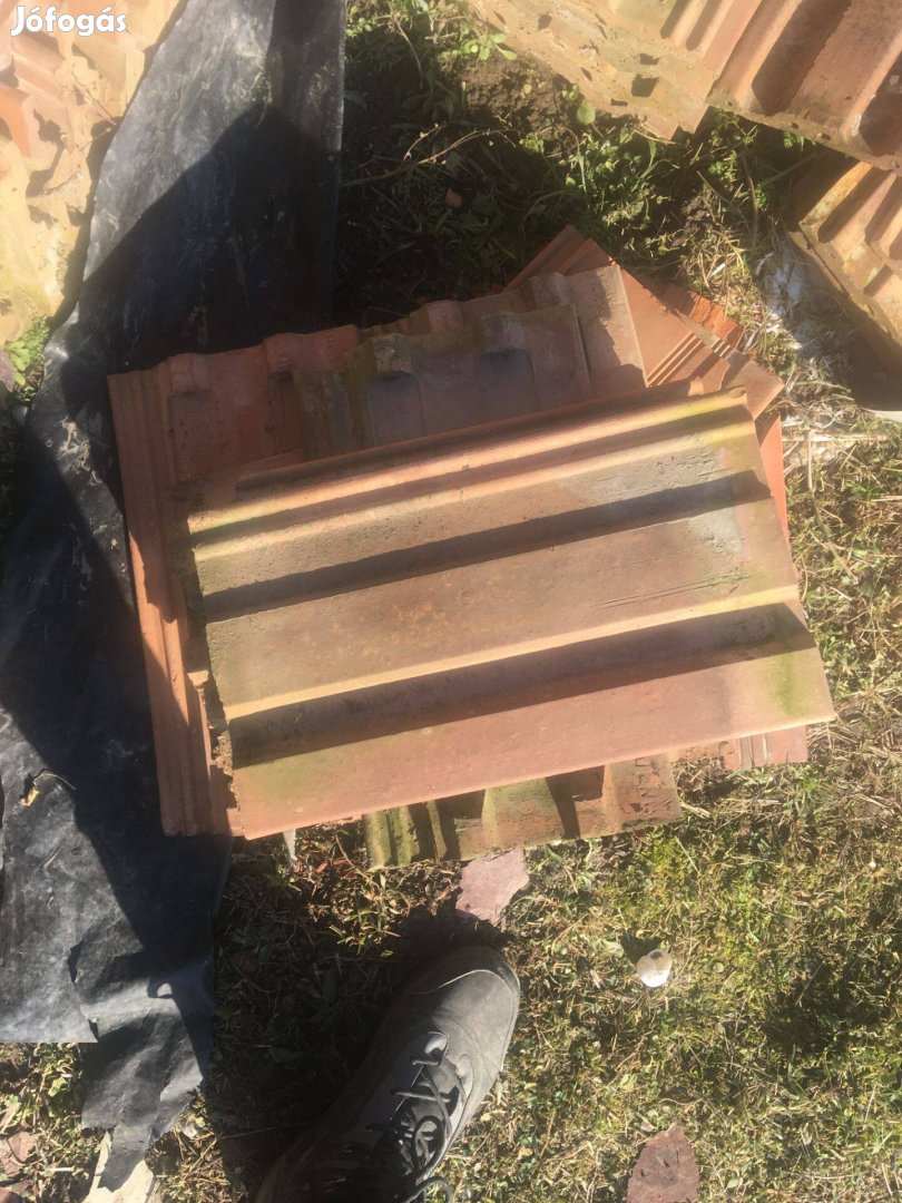 Használt Majnem Új Cserép Eladó