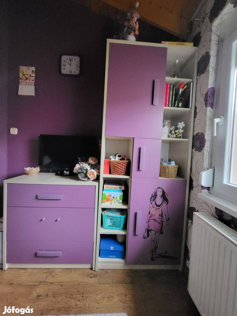 Használt, jó minőségű kamaszlány szobabútor kompletten eladó!