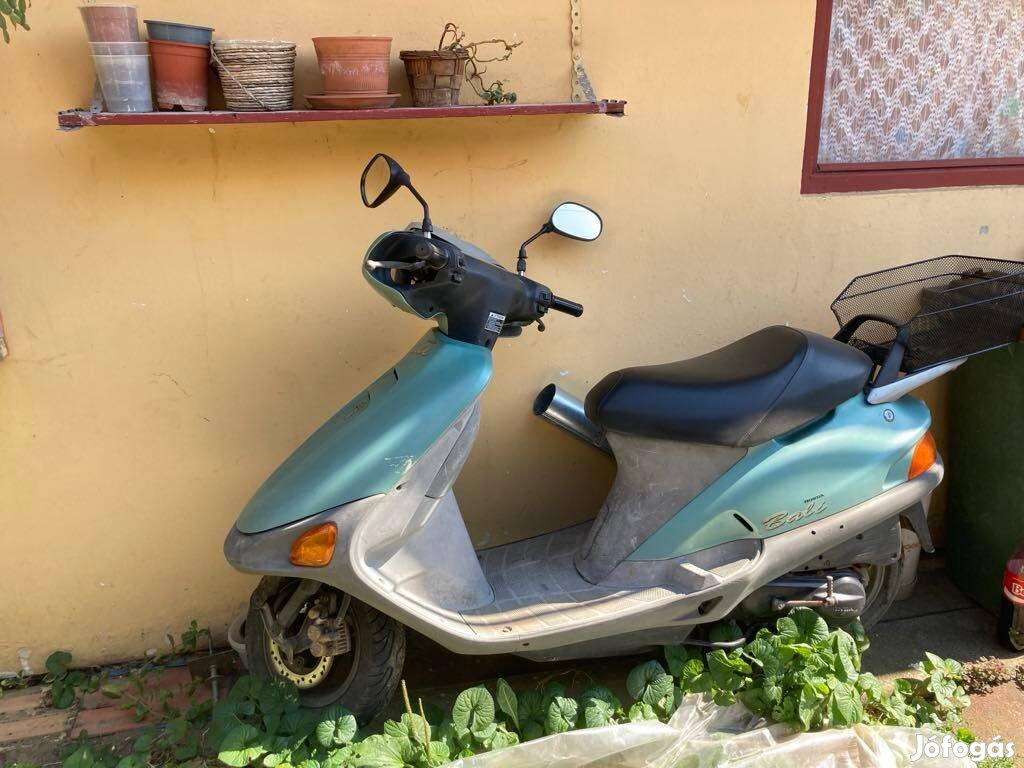 Használt, üzemképes, közepes állapotú Robogó eladó!