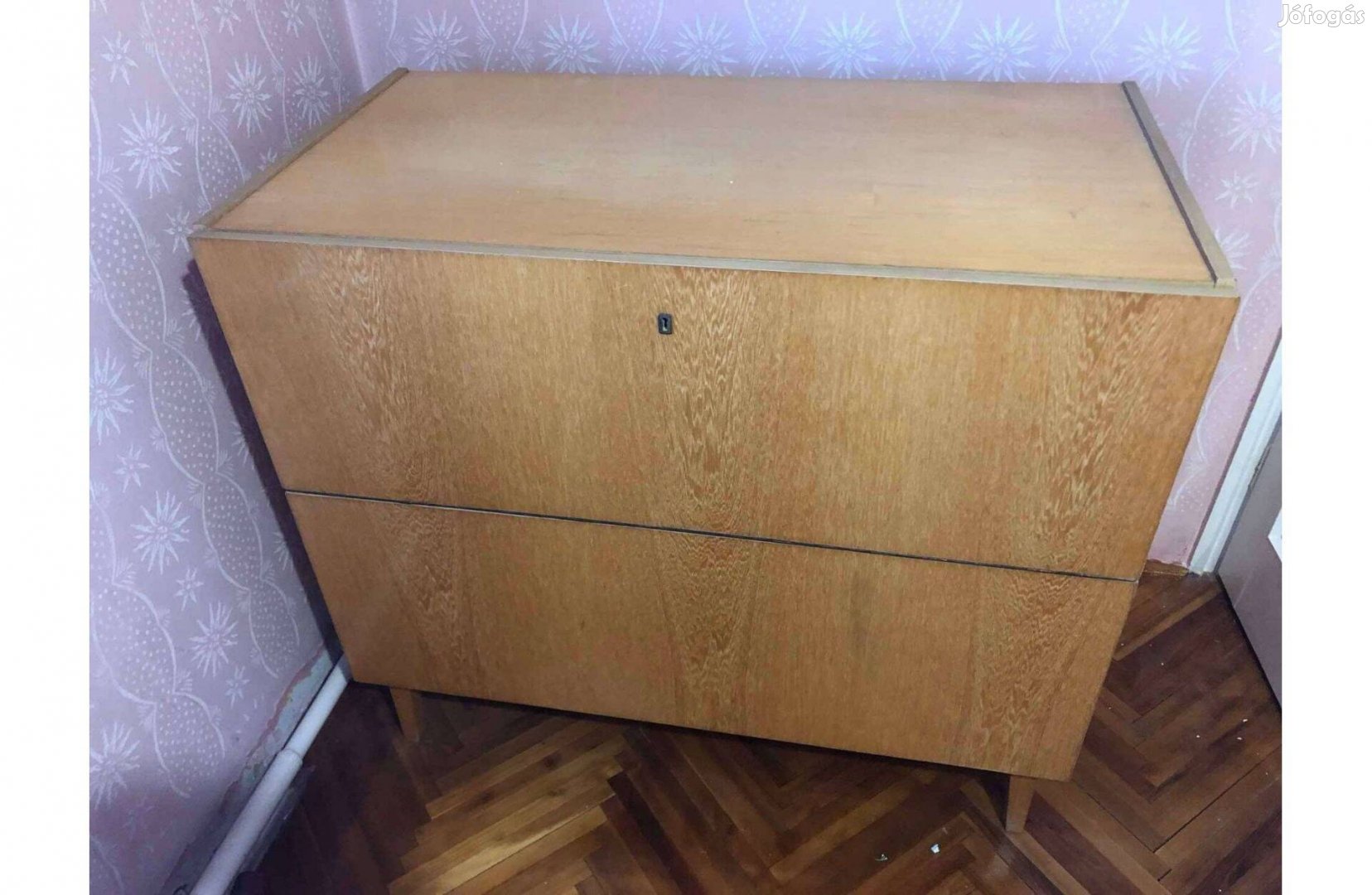 Használt ágyneműtartó