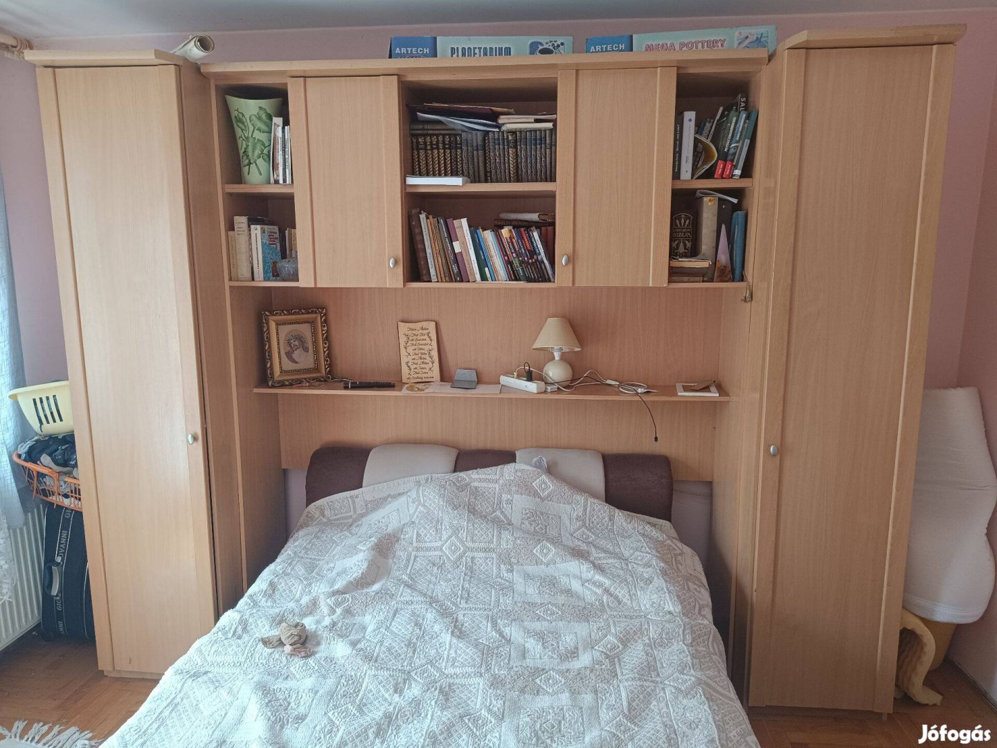 Használt áthidalós hálószoba szekrény olcsón eladó!