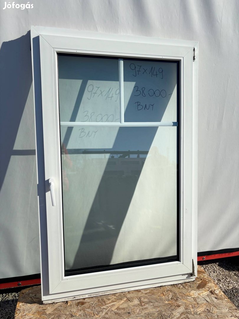 Használt bontott hőszigetelt műanyag ablak 100 x 150 és 29 e Ft