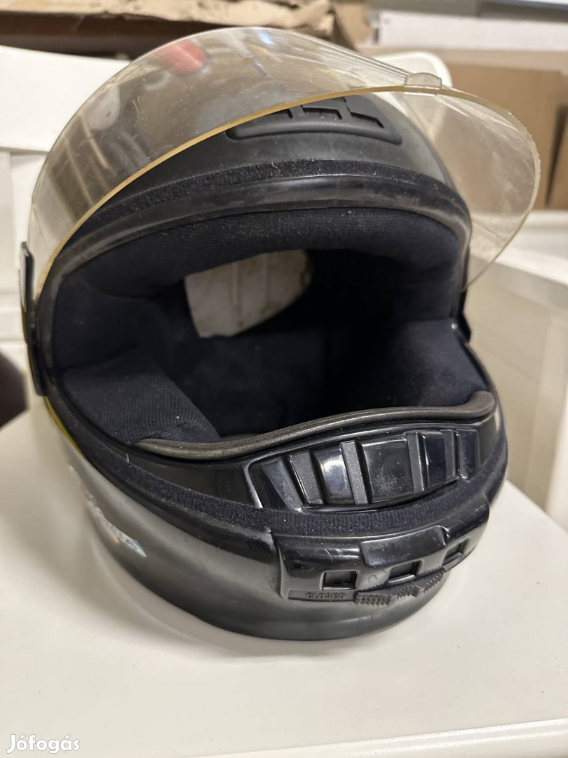 Használt bukósisak