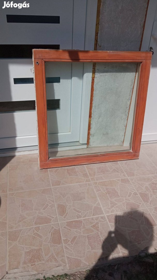 Használt fa ablak, fix, 88x88cm