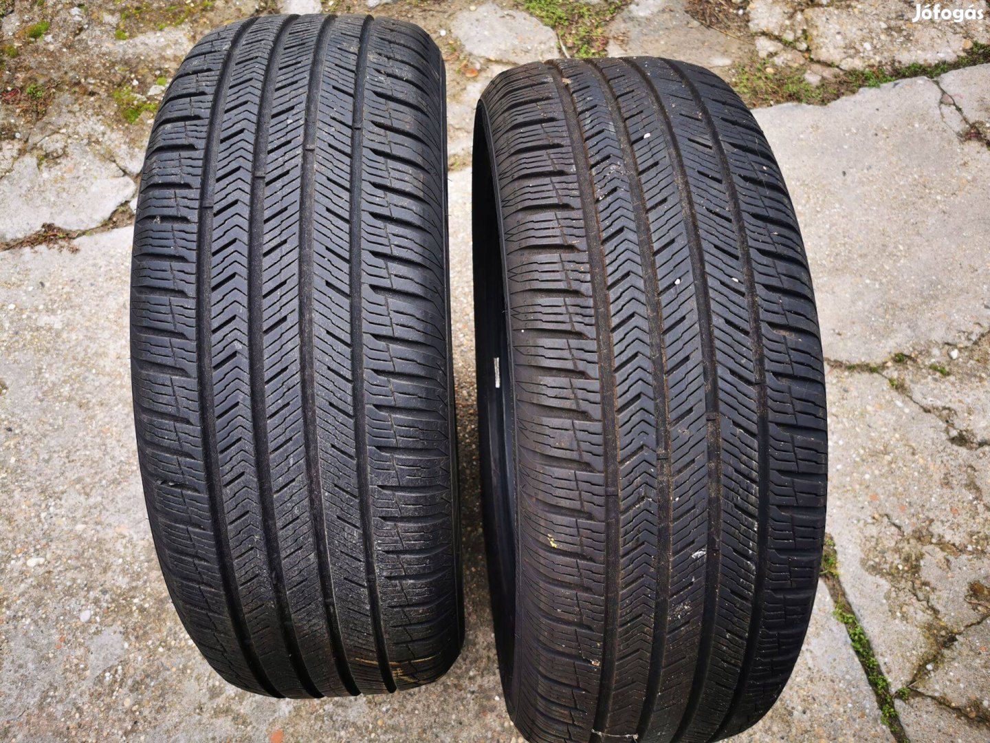 Használt gumi 4db (2-2 db) 215/55 R17 méretben eladó