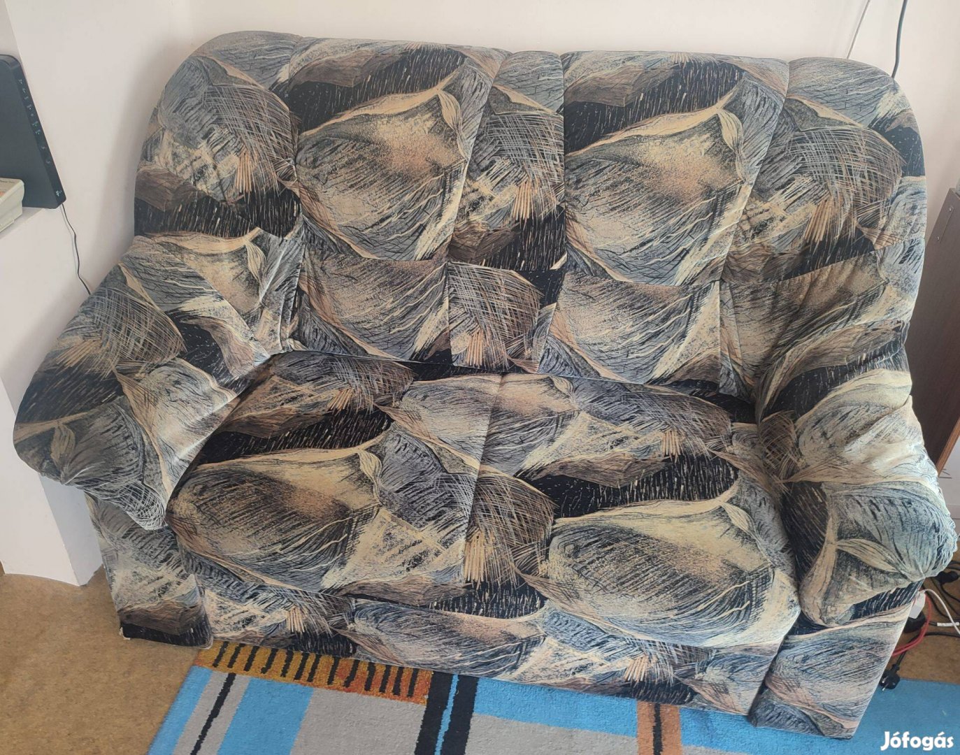 Használt kétszemélyes szövet kanapé +fotel eladó
