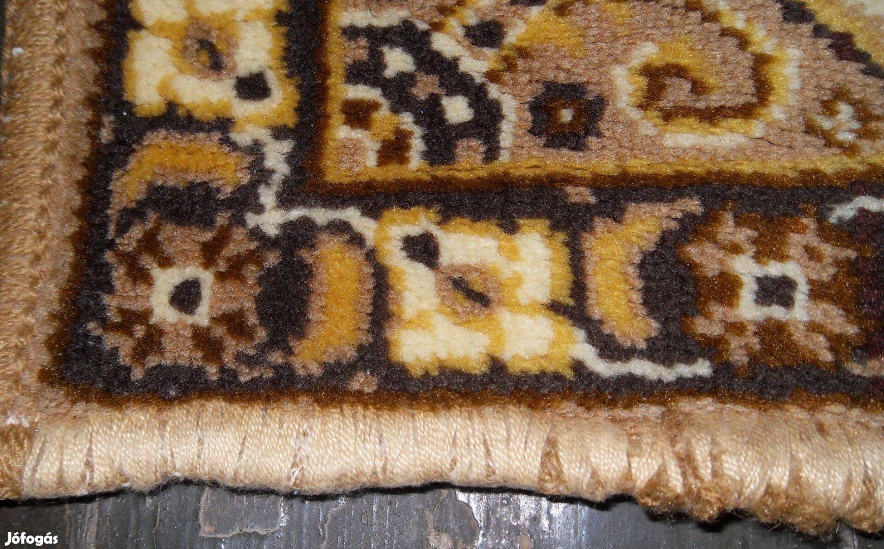 Használt kis szőnyeg eladó, 60x40 cm
