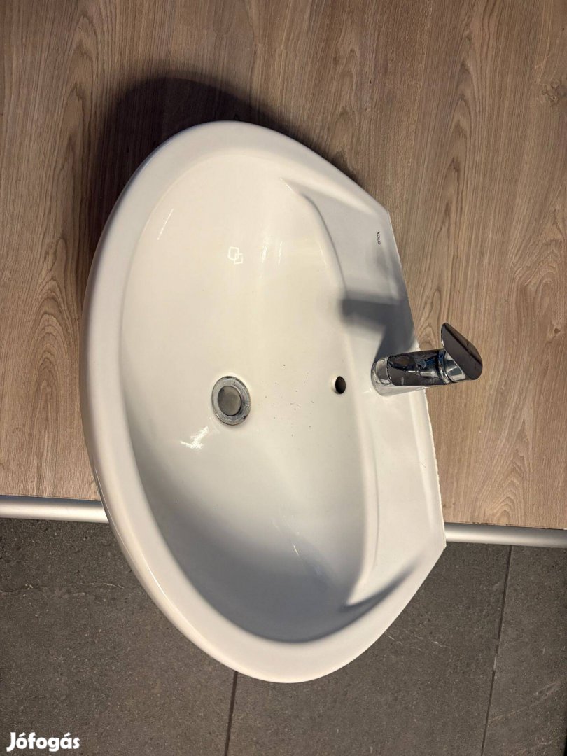 Használt mosdókagyló csapteleppel, szifonnal