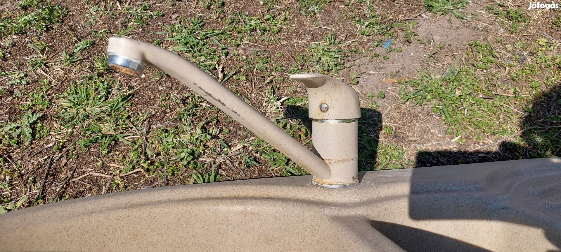 Használt mosogató tálca csapteleppel és lefolyóval