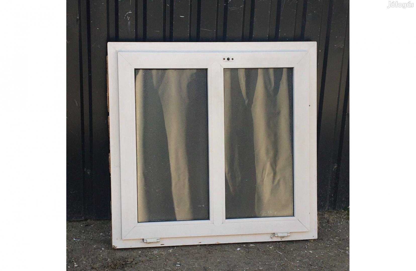 Használt műanyag ablak 106x102-es méretben