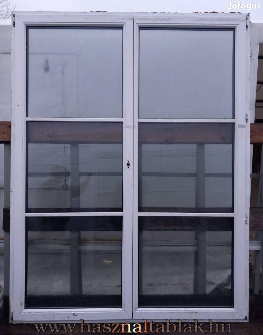 Használt műanyag erkélyajtó 2 szárnyas kivitel