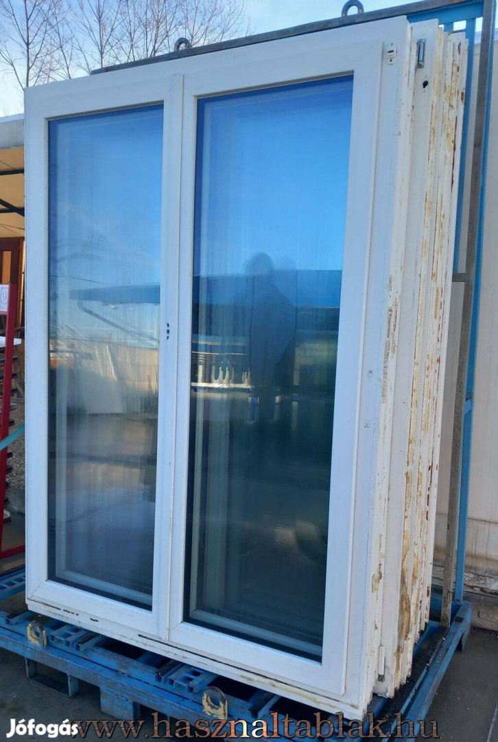 Használt műanyag erkélyajtó 2 szárnyas kivitel