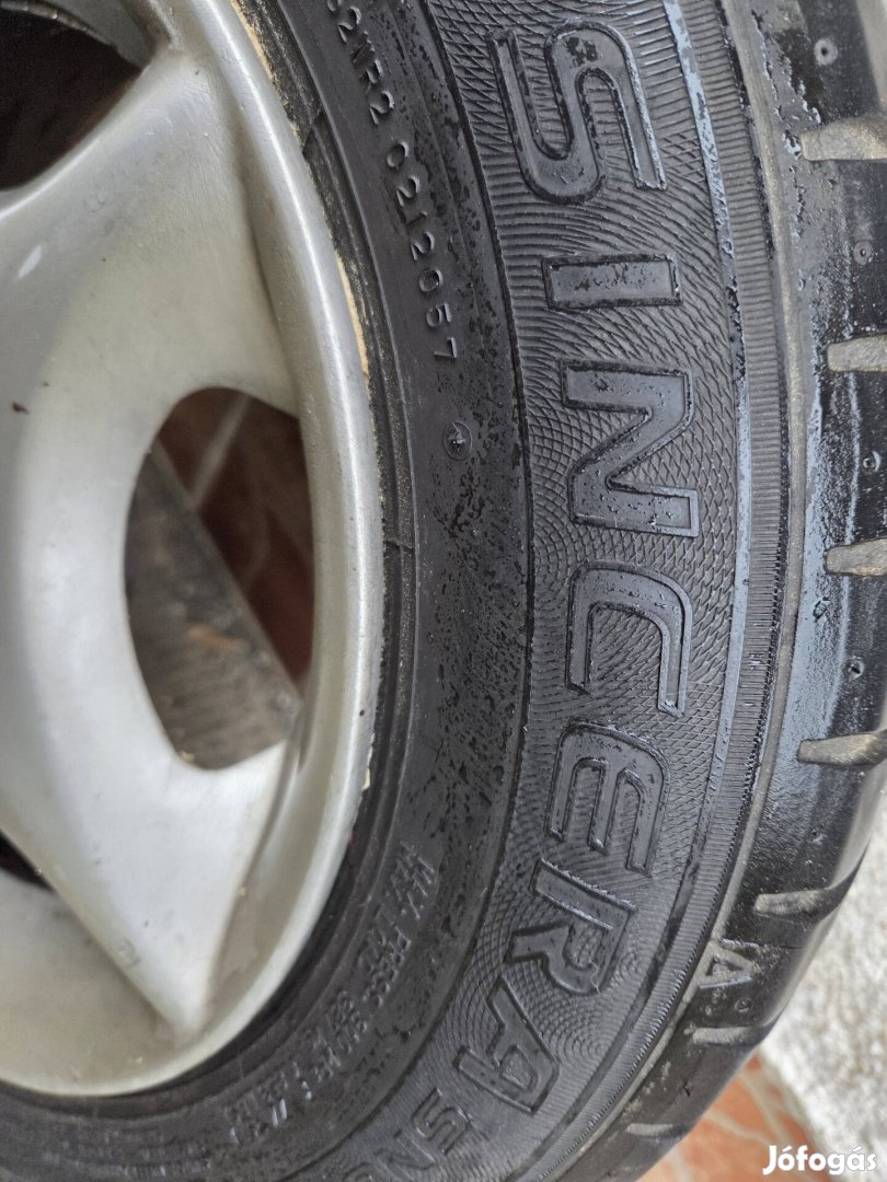 Használt nyári gumiabroncs Suzuki alufelnivel 