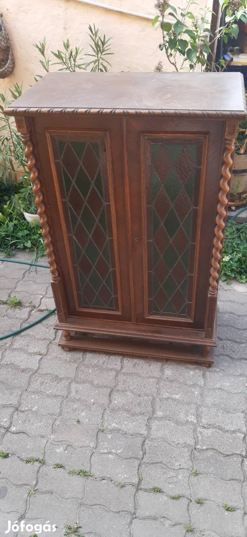 Használt szekrény
