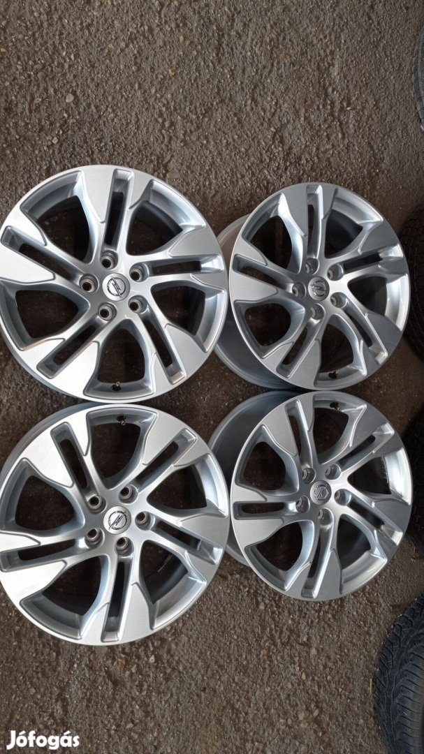 Használt szép állapotú 18 colos 5x115 lyukosztású Gyári Opel Insignia,