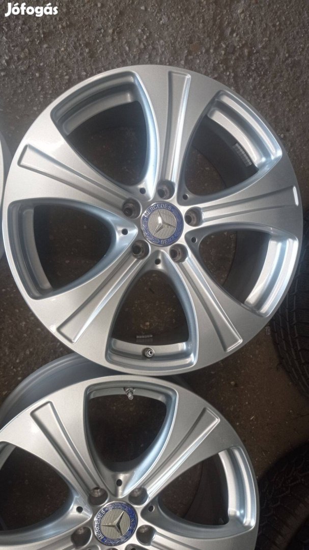 Használt szép állapotú 5x112 lyukosztású Gyári Mercedes 18 colos