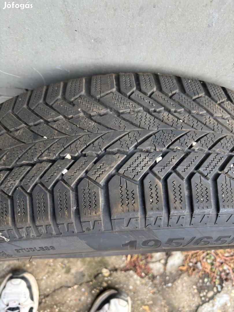 Használt téli gumi 195/65R15