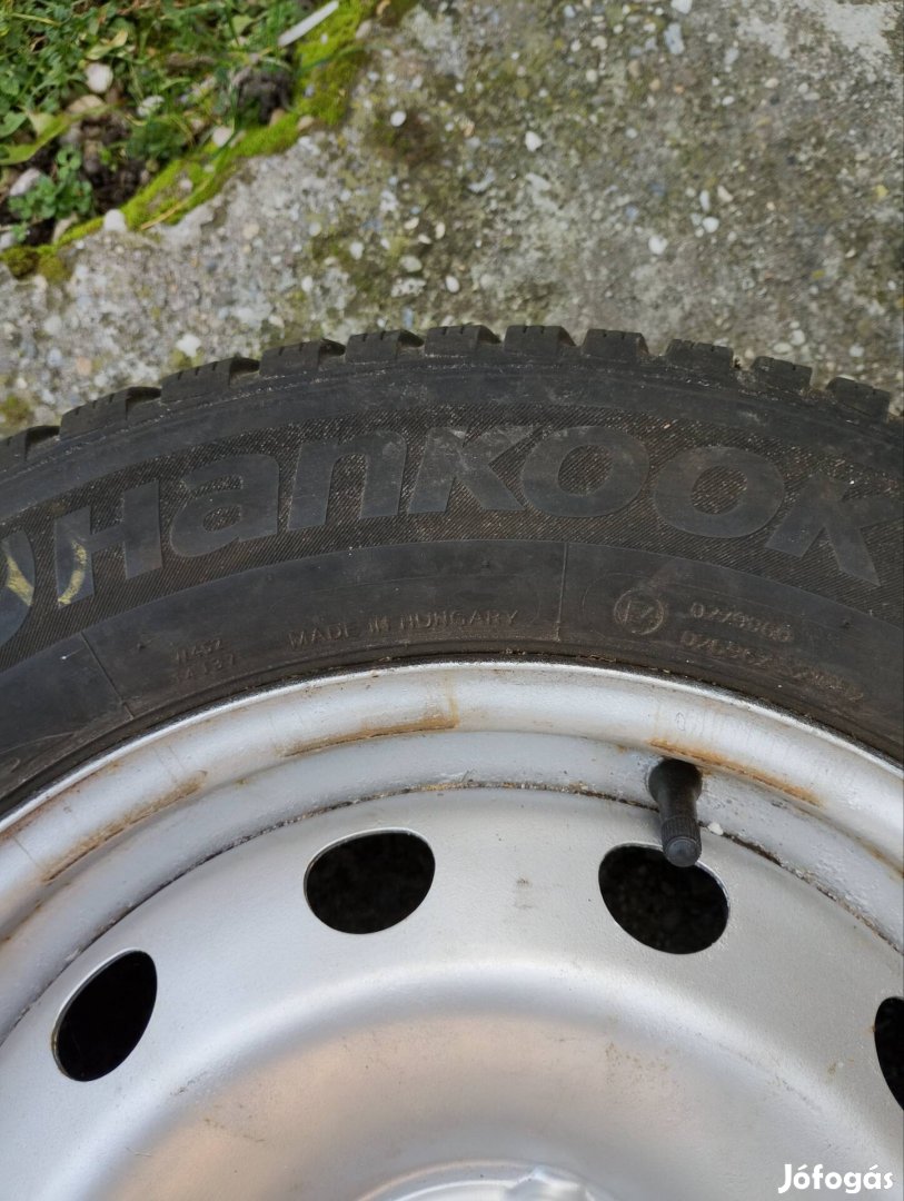 Használt teli gumi es felni eladó 