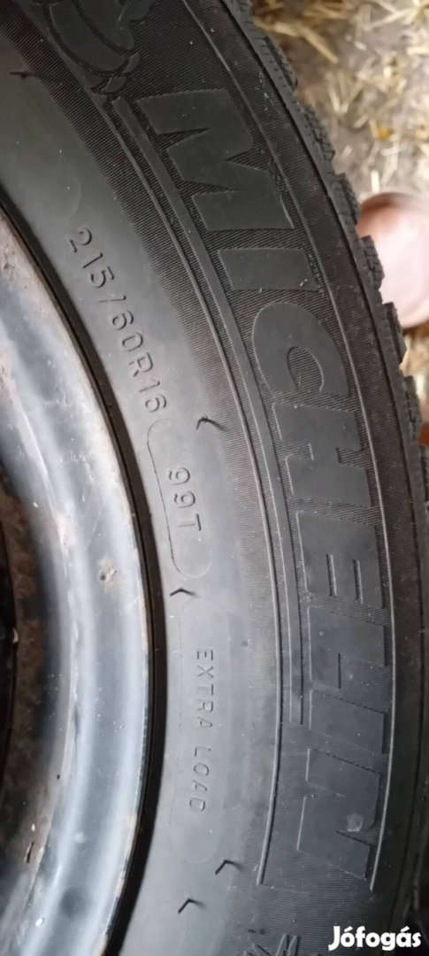Használt téli gumi felnivel