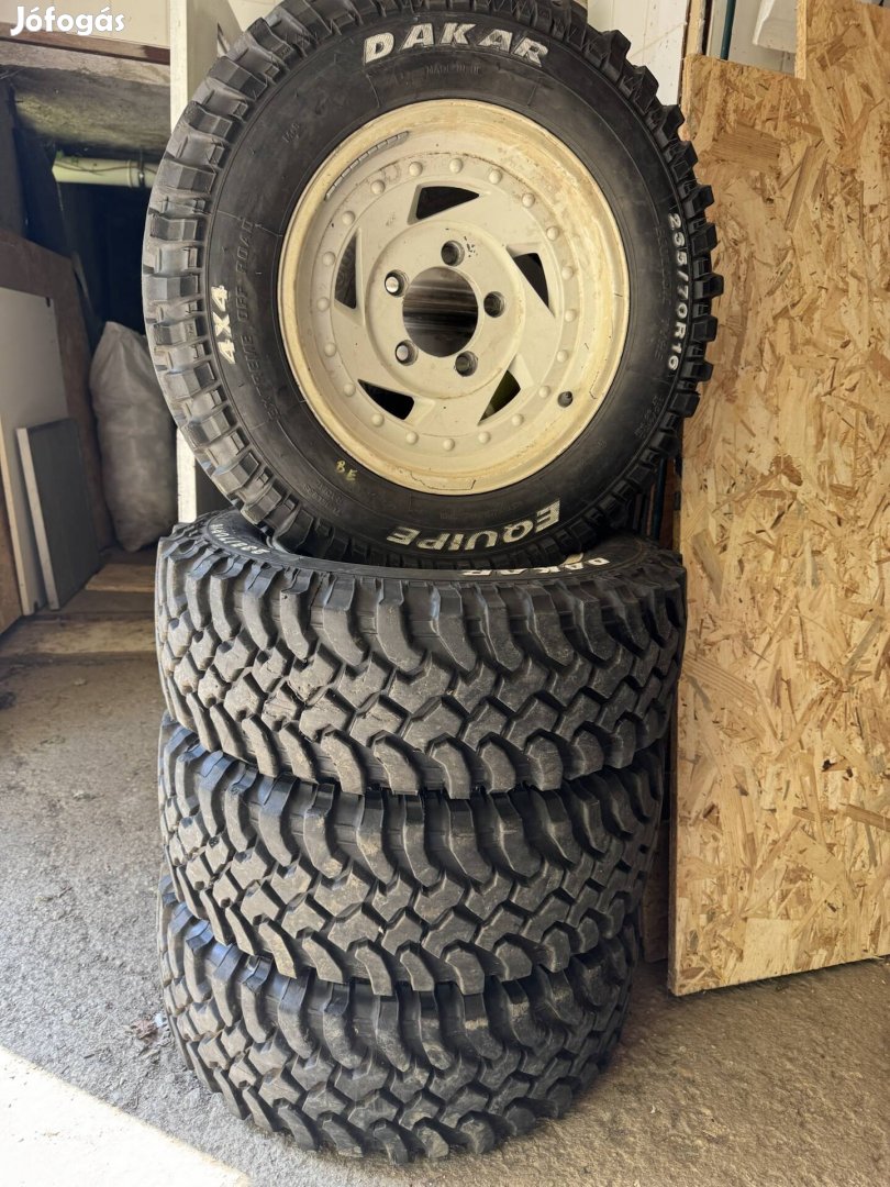 Használt terepgumi 16" 235/70
