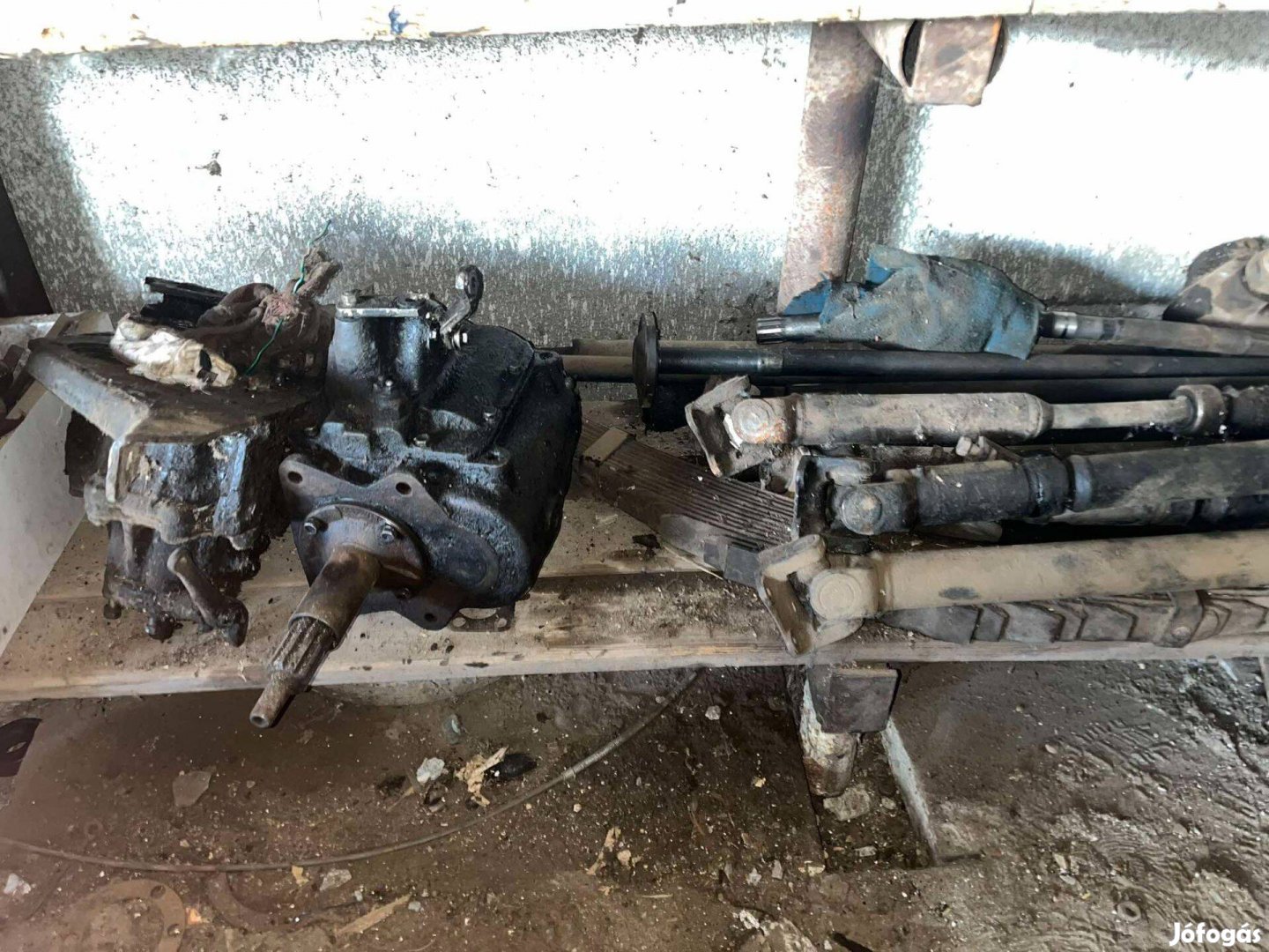 Használt uaz alkatrészek eladók