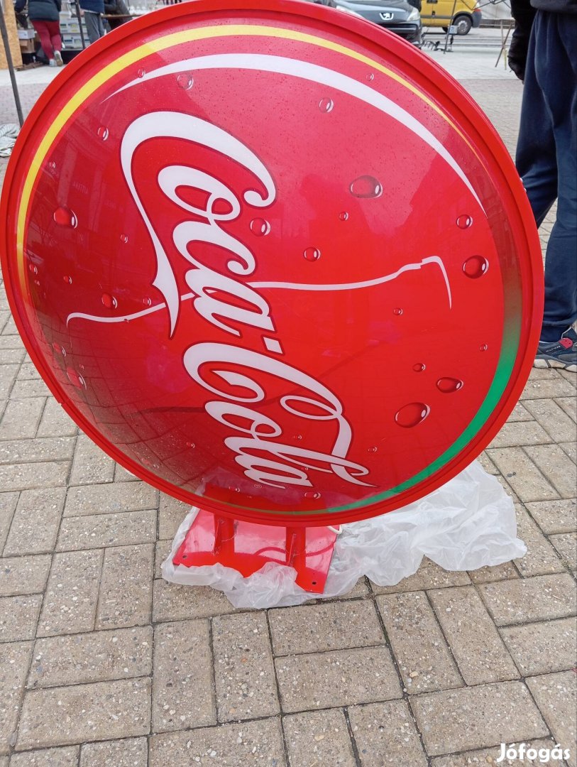 Hatalmas Coca Cola reklám gömb 