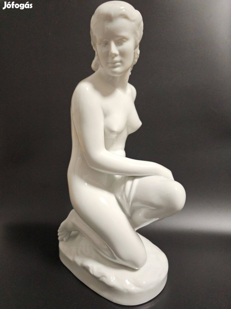 Hatalmas Herendi Térdelő akt