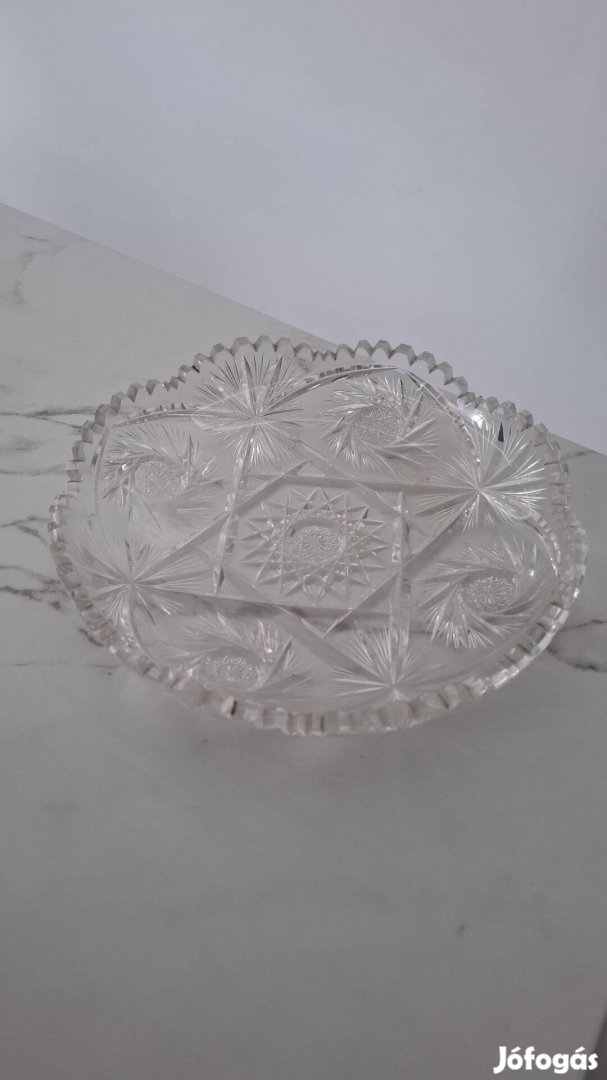 Hatalmas kristály kínáló tál