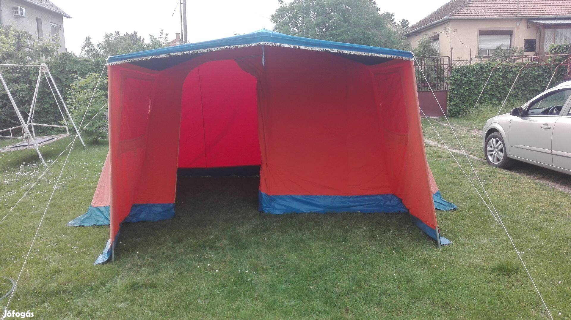 Hatalmas retro sátor Hálófülkés nagy teraszos előteres