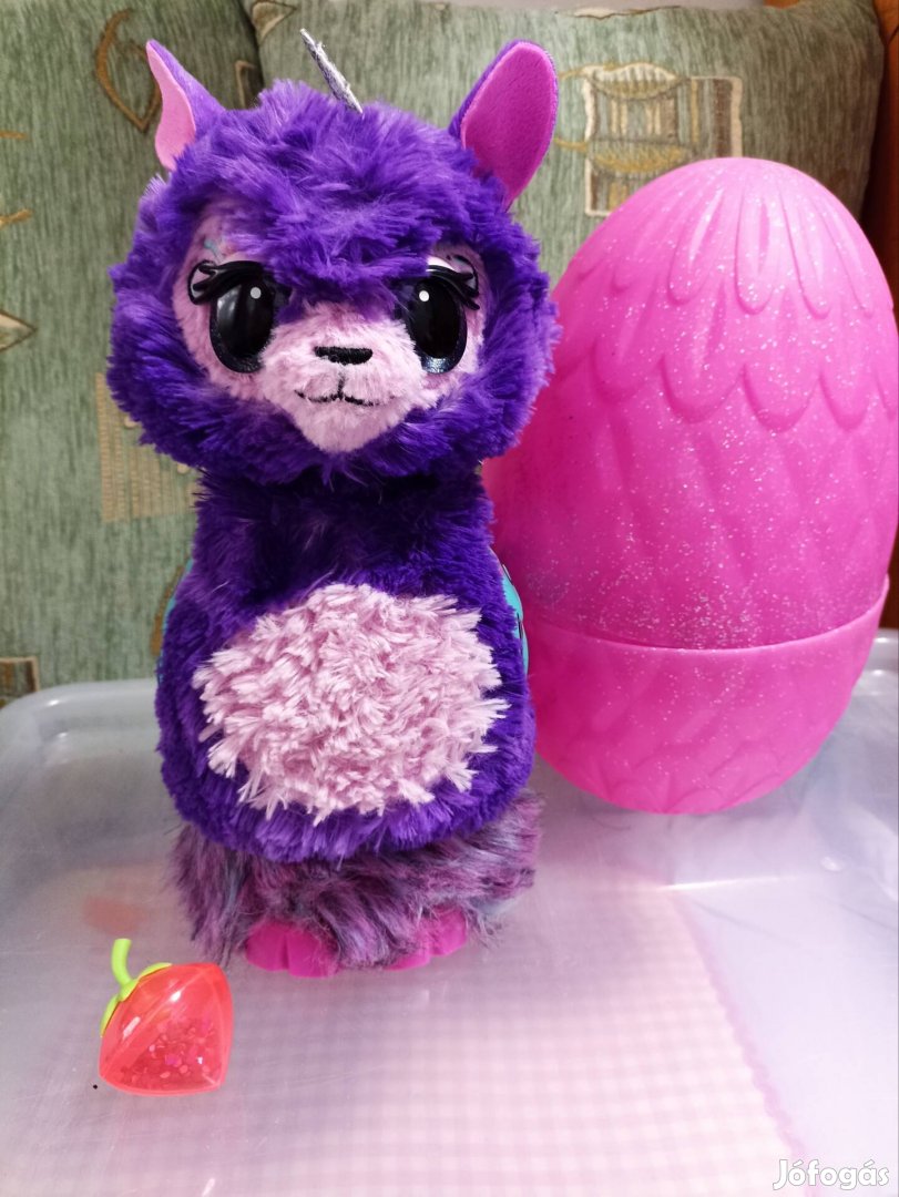 Hatchimals  wow interaktív plüss láma.