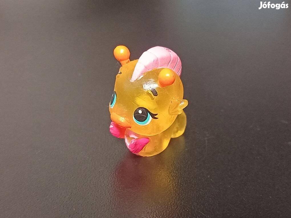 Hatchimals csikóhal figura
